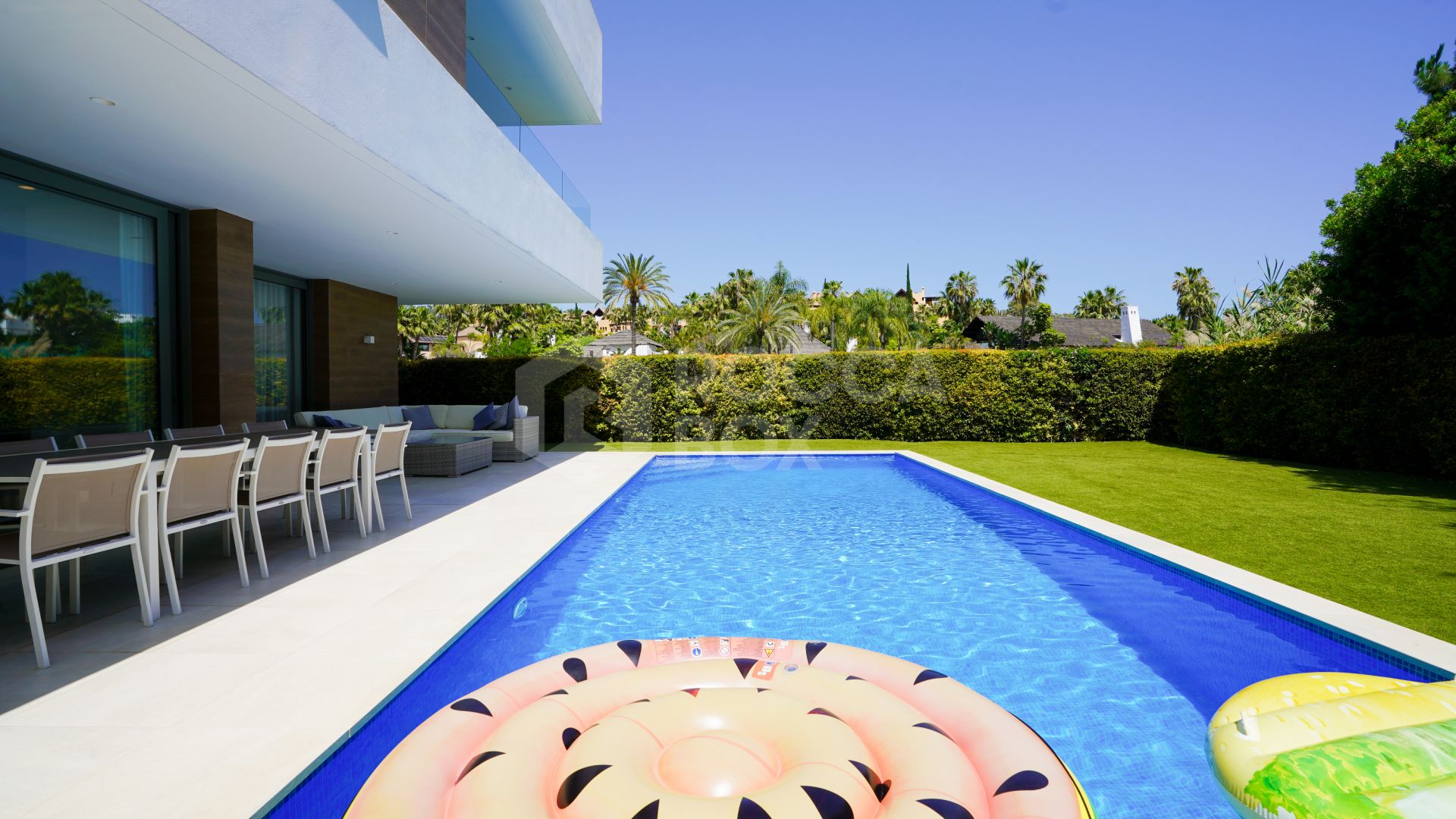 Luxury Five-Bedroom Villa with Private Pool for Long-Term Rental