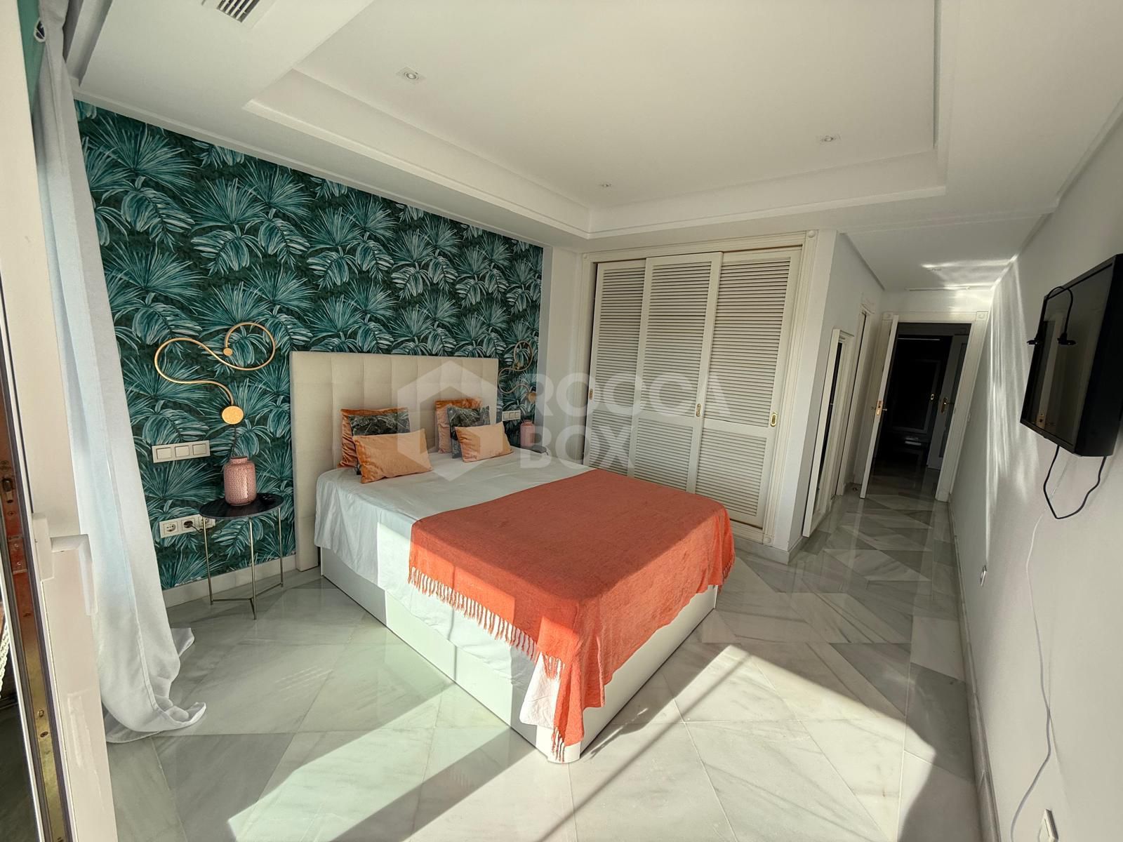 Luxury Beachfront Apartment with Panoramic Views in Prime Location