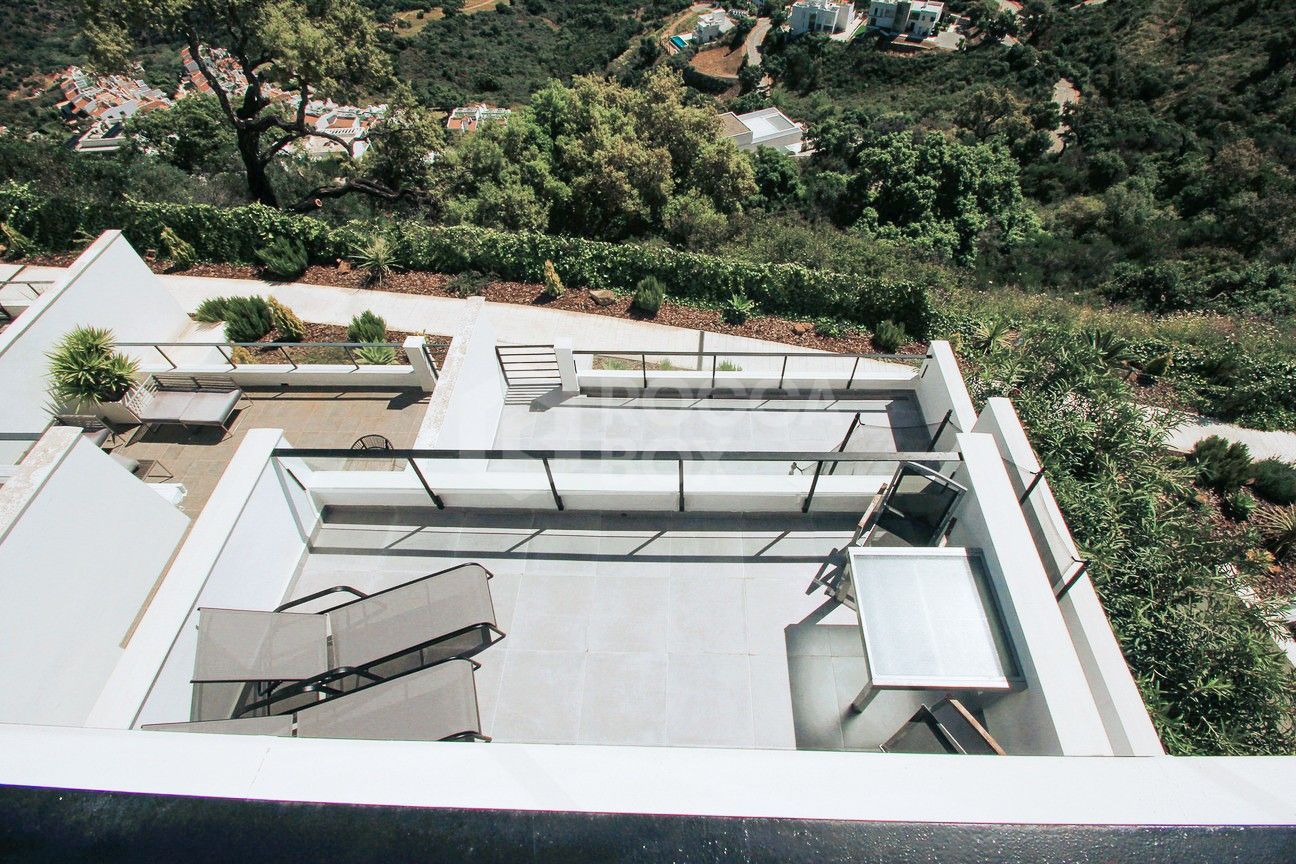 Exclusive 4 Bedroom Townhouse with Panoramic Views and Private Office.