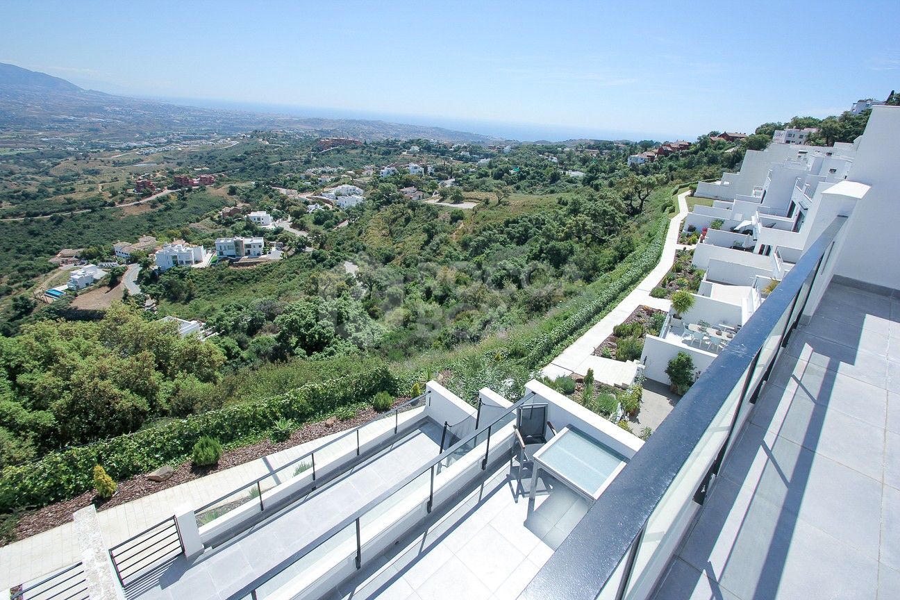 Exclusive 4 Bedroom Townhouse with Panoramic Views and Private Office.