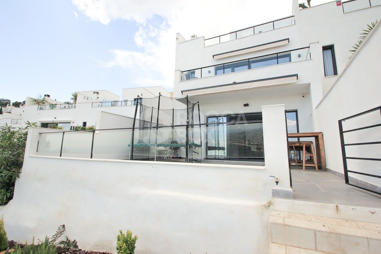 Exclusive 4 Bedroom Townhouse with Panoramic Views and Private Office.