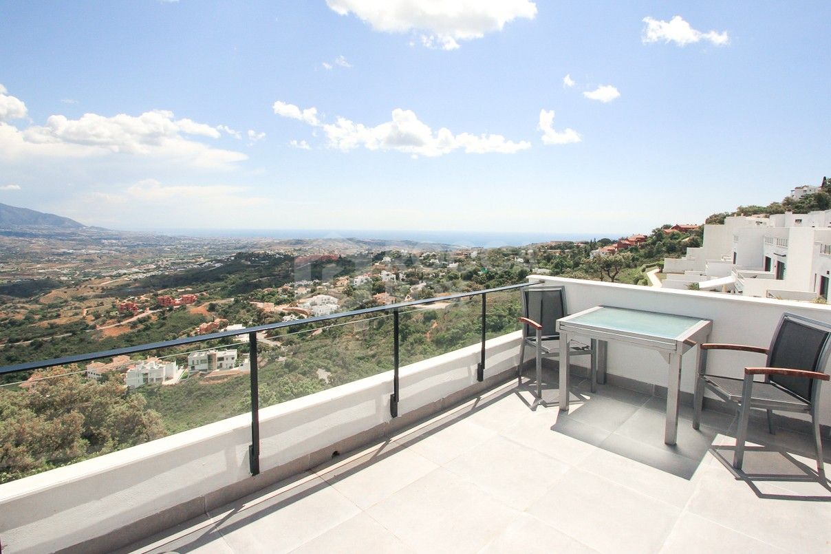 Exclusive 4 Bedroom Townhouse with Panoramic Views and Private Office.