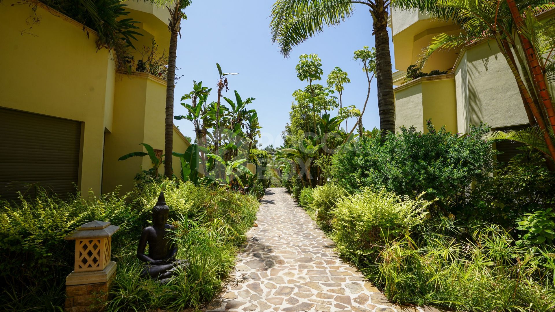 Exquisite Front Line Beach Luxury Apartment with Panoramic Sea Views and Prime Amenities