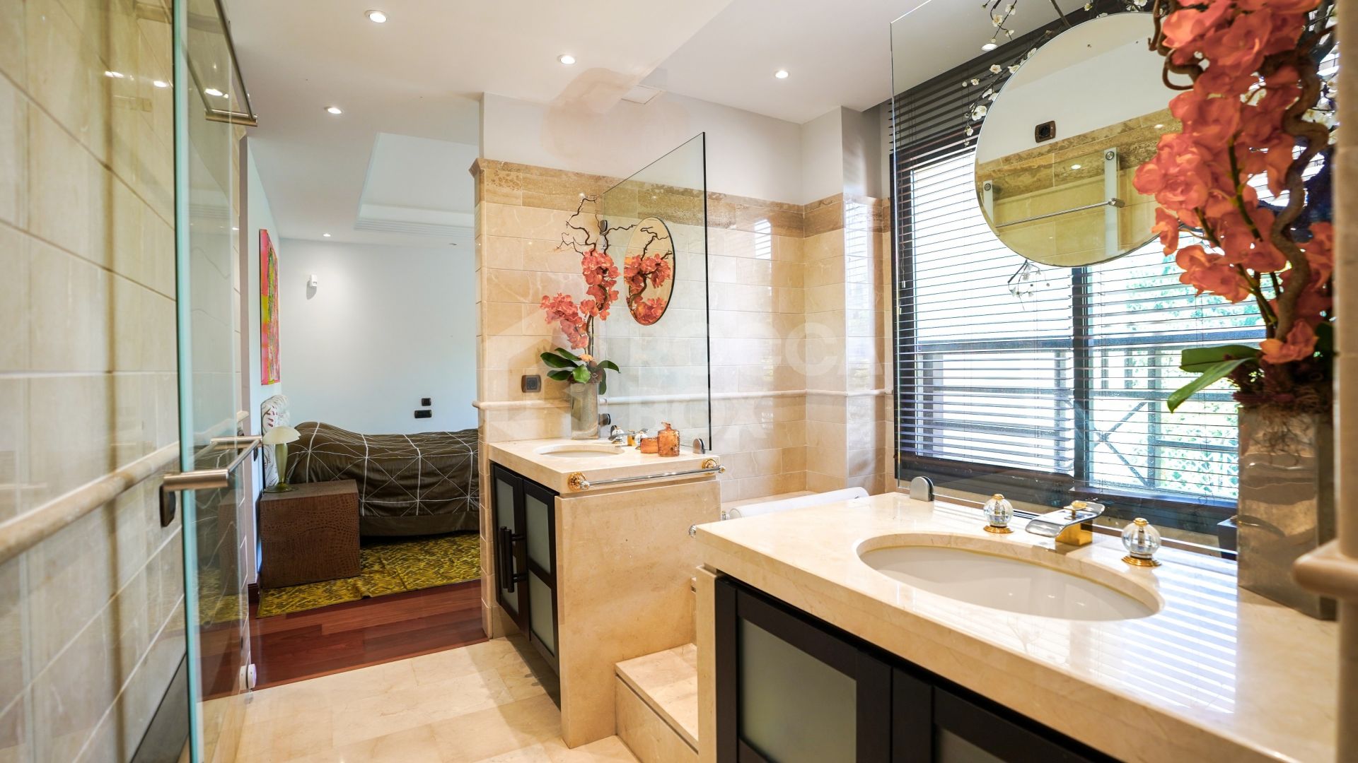 Exquisite Front Line Beach Luxury Apartment with Panoramic Sea Views and Prime Amenities
