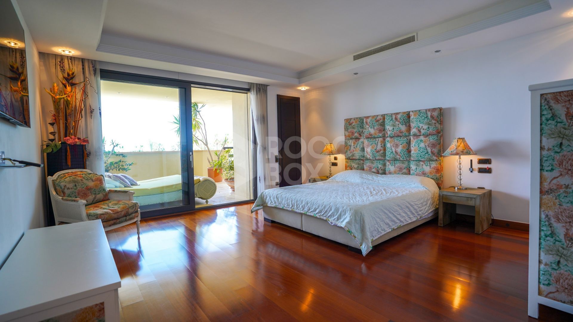 Exquisite Front Line Beach Luxury Apartment with Panoramic Sea Views and Prime Amenities