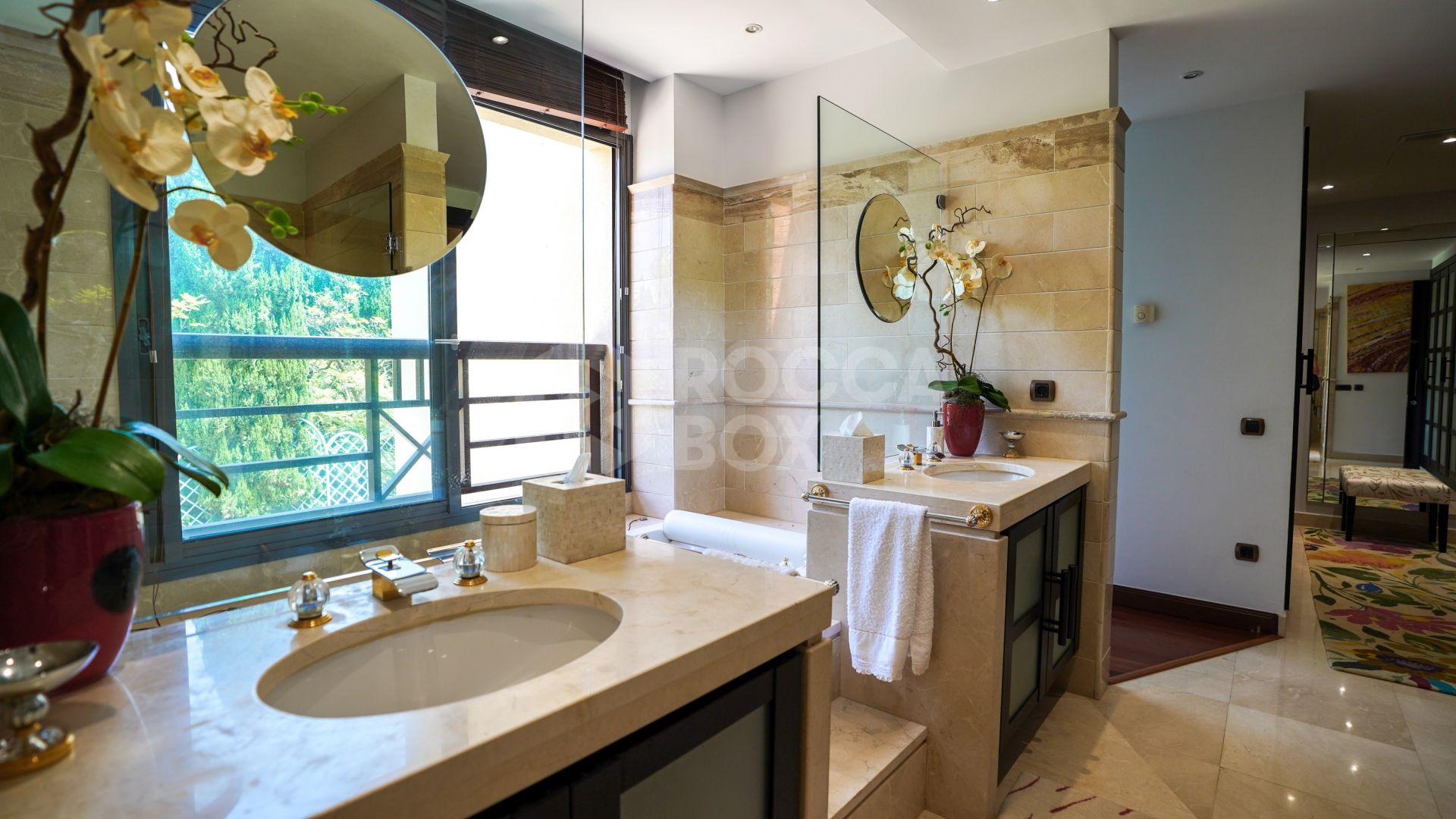Exquisite Front Line Beach Luxury Apartment with Panoramic Sea Views and Prime Amenities