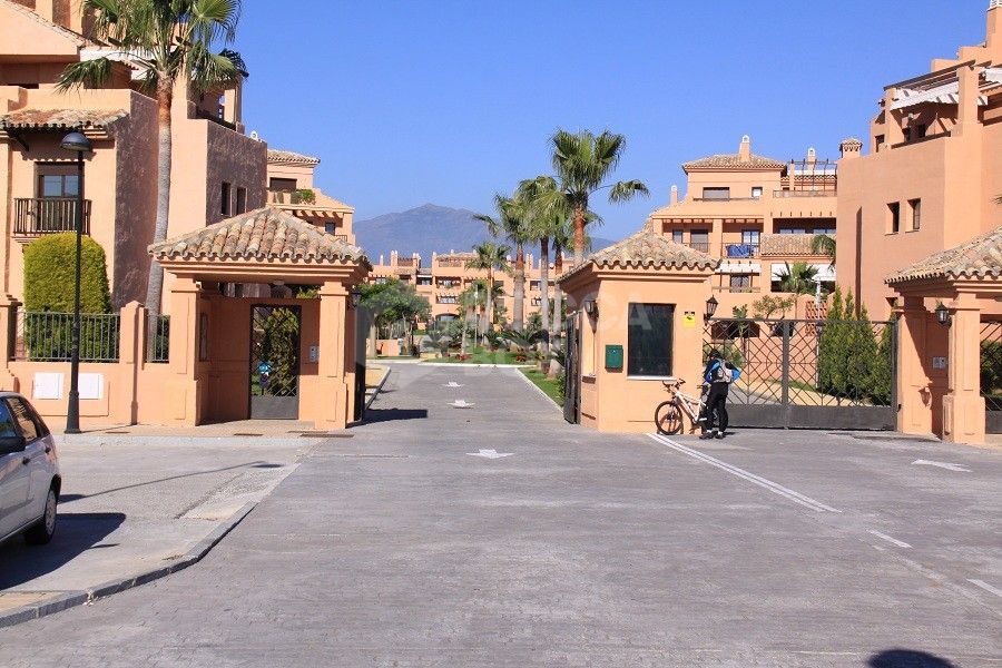 Exclusive Apartment for long season, 2 Bedrooms near the sea.