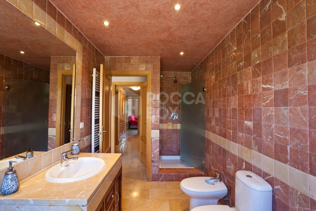 Semi-detached house for long-term rental – Golden Mile, Marbella.