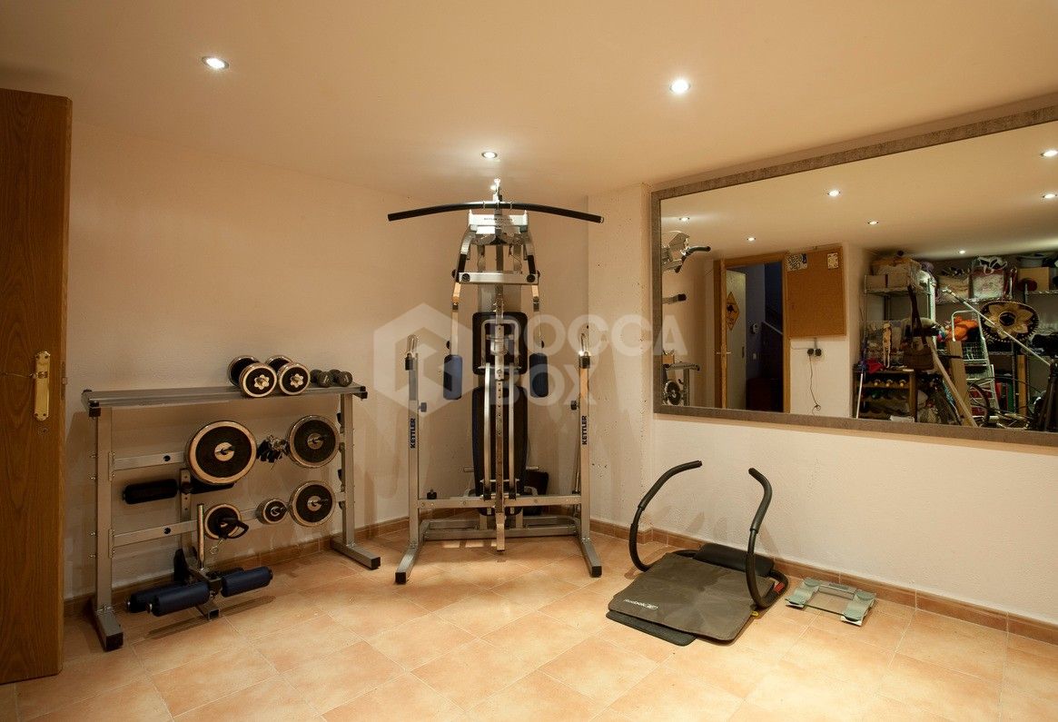 Semi-detached house for long-term rental – Golden Mile, Marbella.