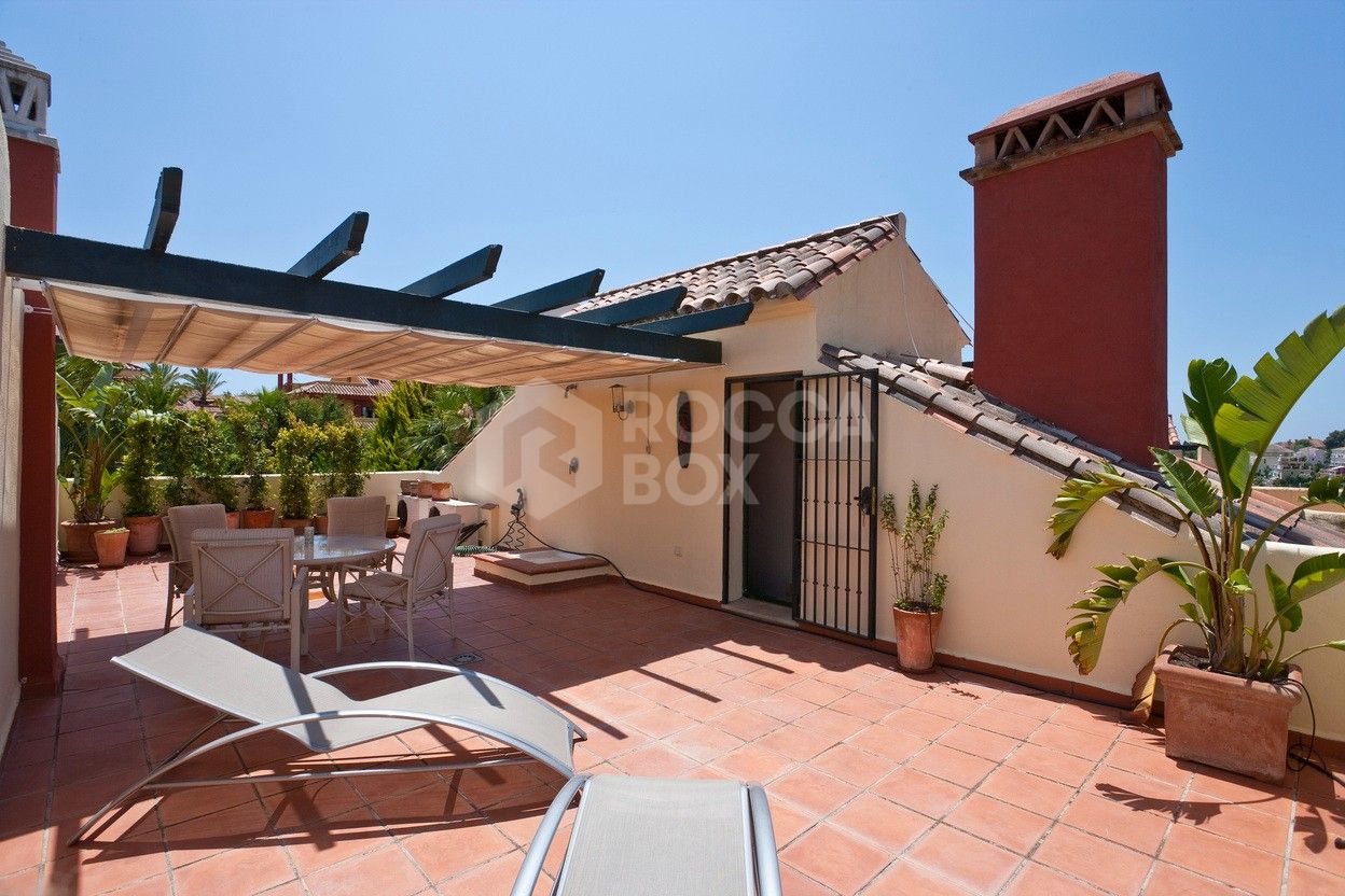 Semi-detached house for long-term rental – Golden Mile, Marbella.