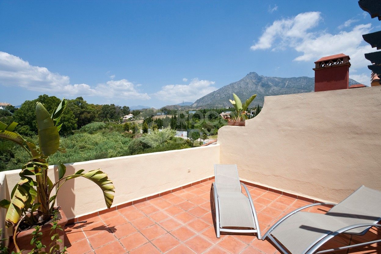 Semi-detached house for long-term rental – Golden Mile, Marbella.
