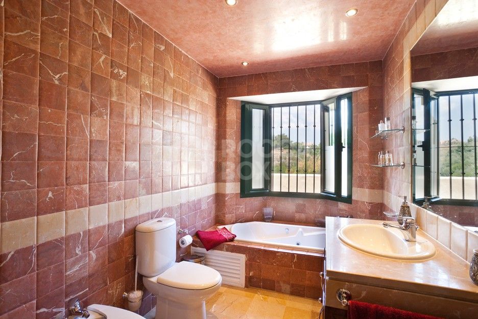 Semi-detached house for long-term rental – Golden Mile, Marbella.