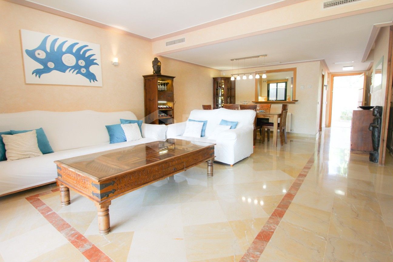 Semi-detached house for long-term rental – Golden Mile, Marbella.