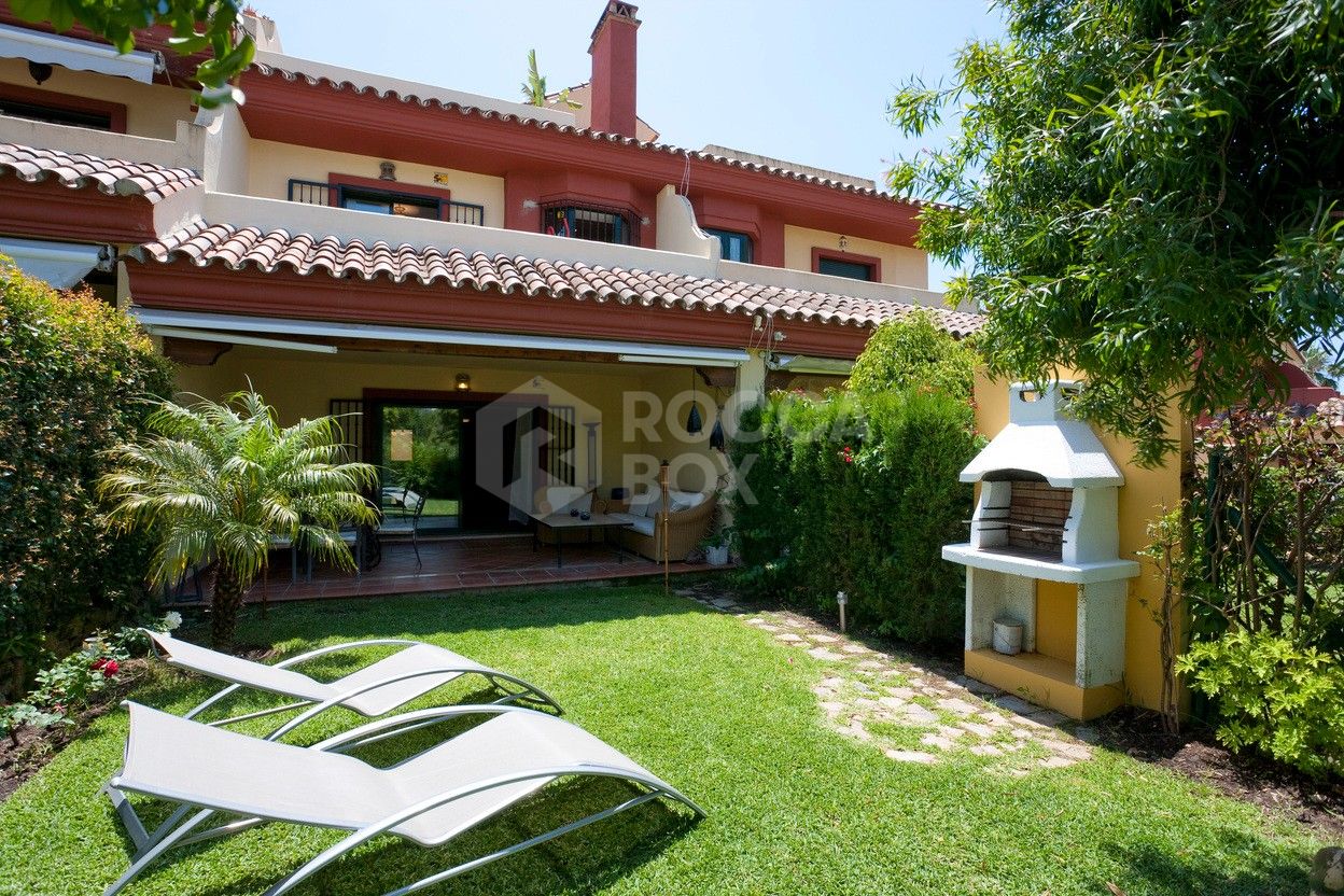 Semi-detached house for long-term rental – Golden Mile, Marbella.