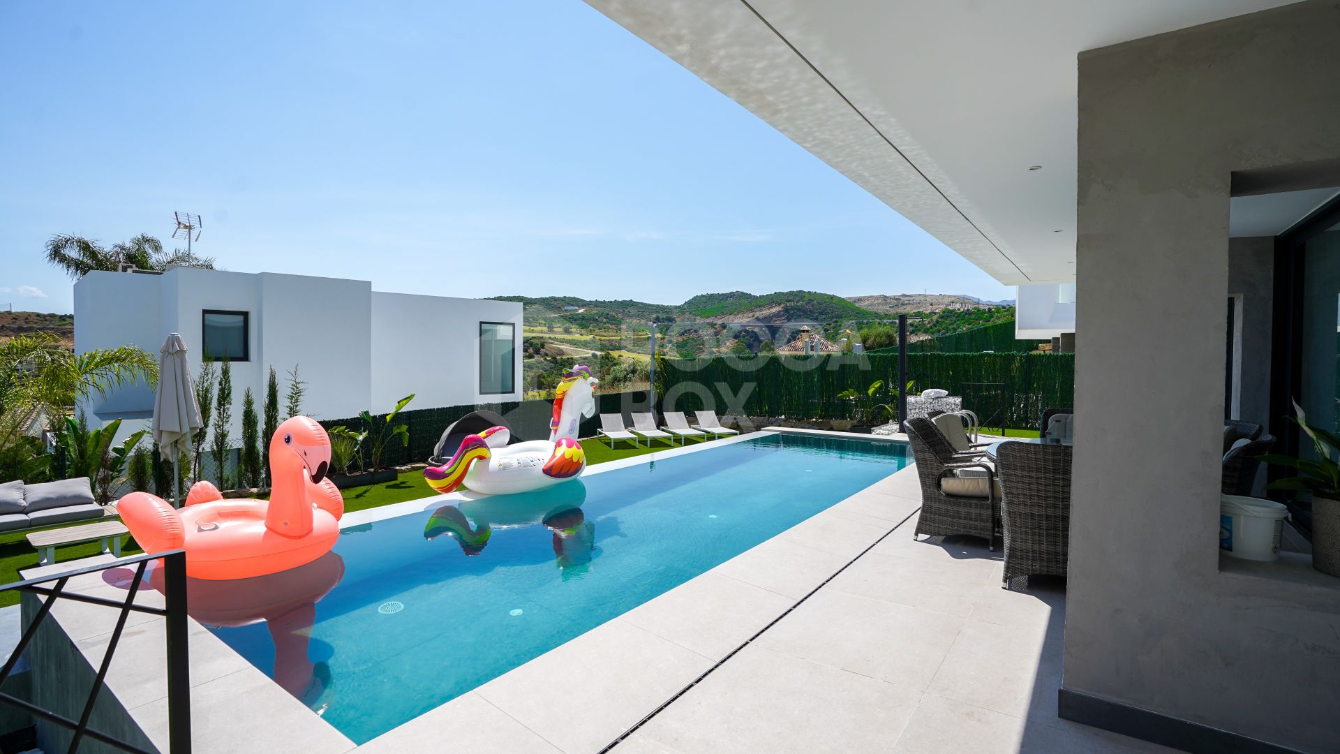 Brand new front line golf 4-Bedroom Luxury Villa in the Prestigious Valle Romano