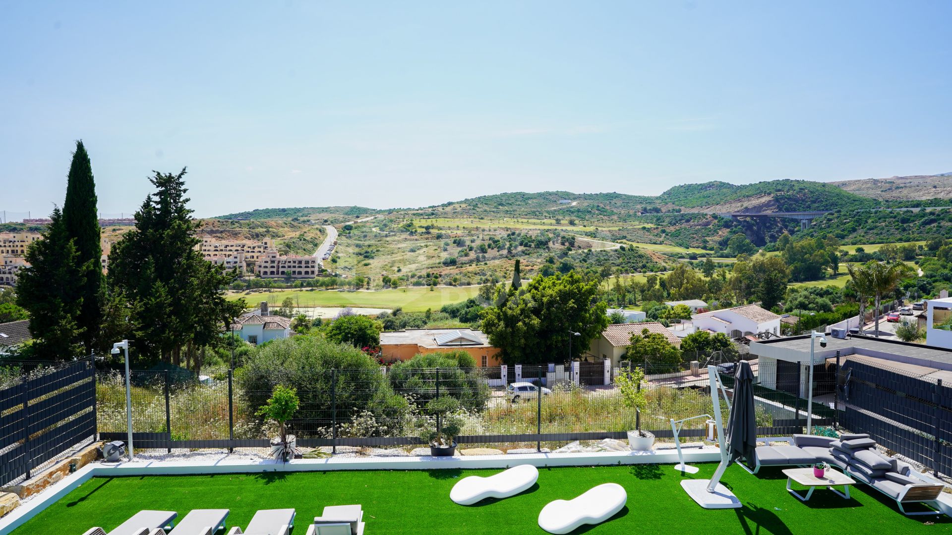 Brand new front line golf 4-Bedroom Luxury Villa in the Prestigious Valle Romano