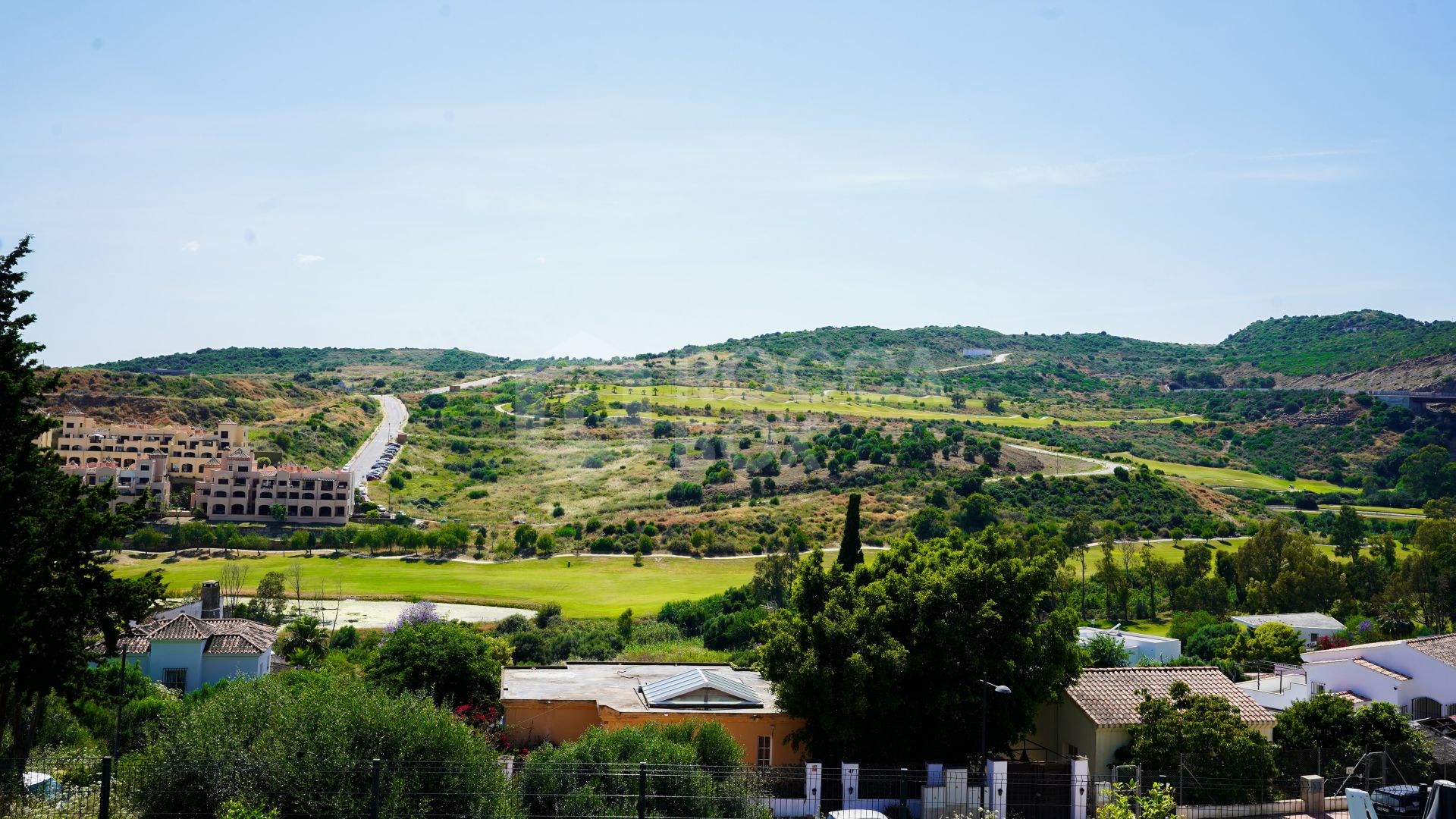 Brand new front line golf 4-Bedroom Luxury Villa in the Prestigious Valle Romano