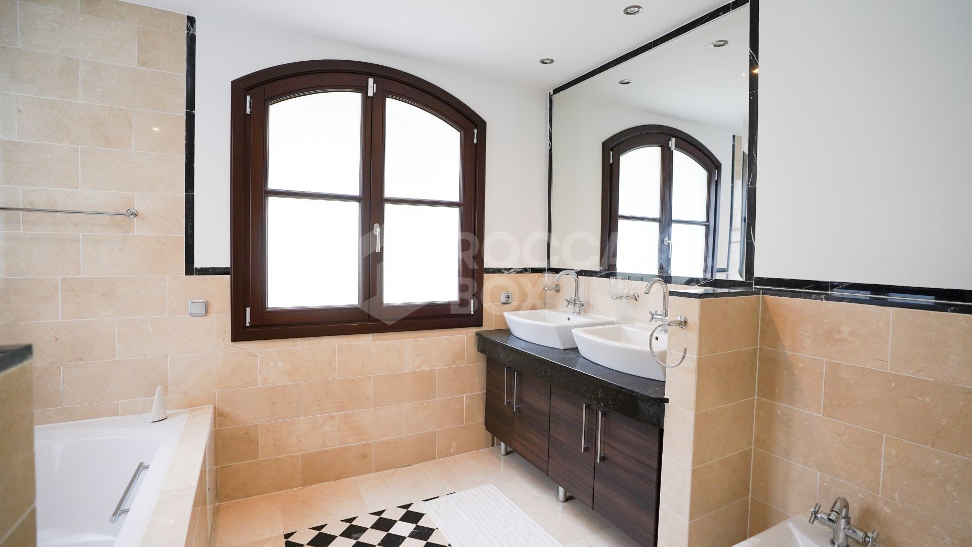 Casa Mar y Cielo - Traditional Villa in El Madroñal for Long Term Rent.