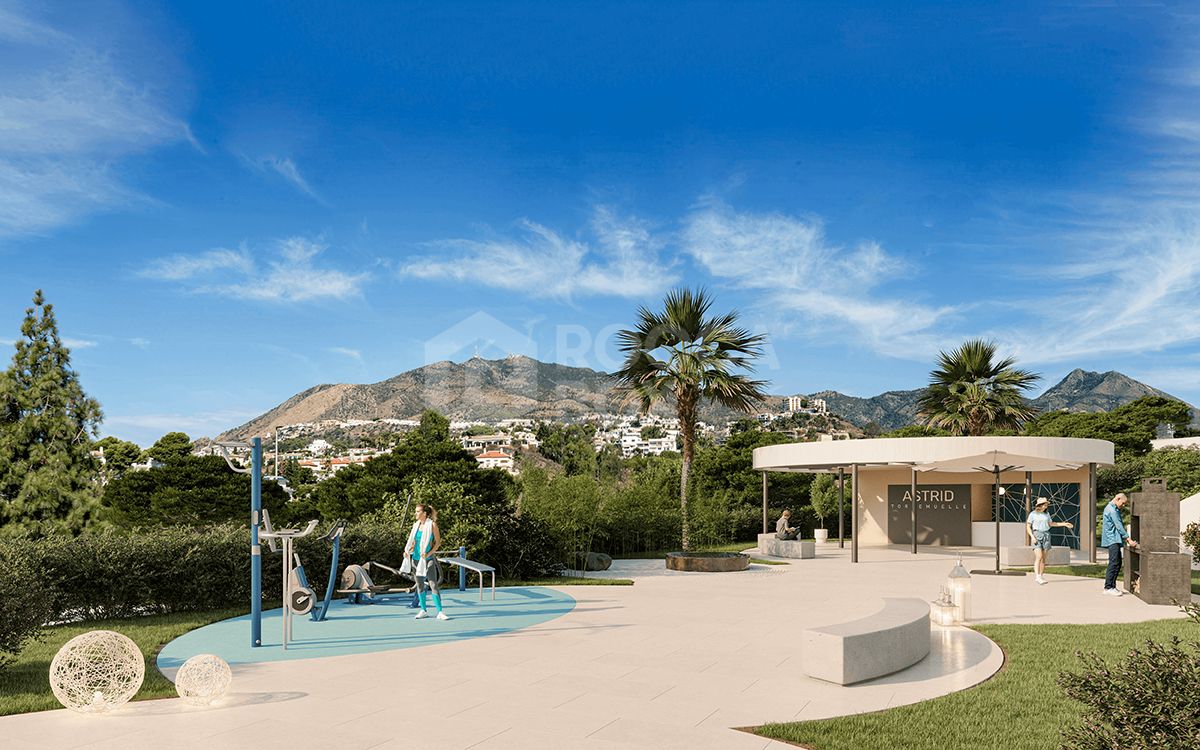 Elegant 3-Bedroom Coastal Apartment with Panoramic Sea Views