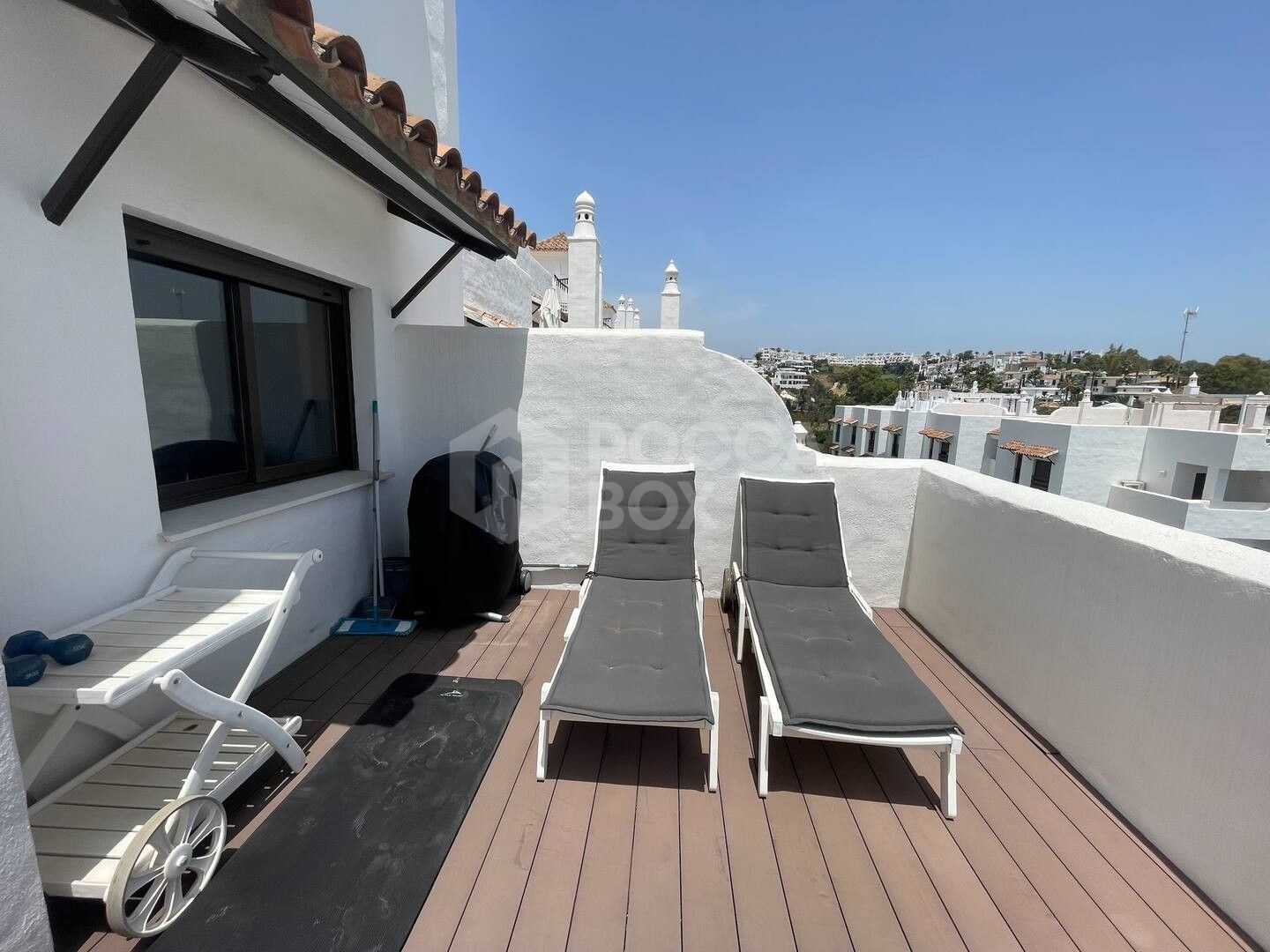 Exclusive 3 Bedroom Apartment with Pool and Pista de Pádel.