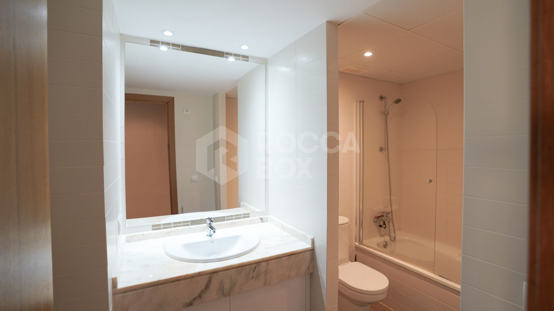 Exclusive 3 Bedroom Apartment with Pool and Pista de Pádel.