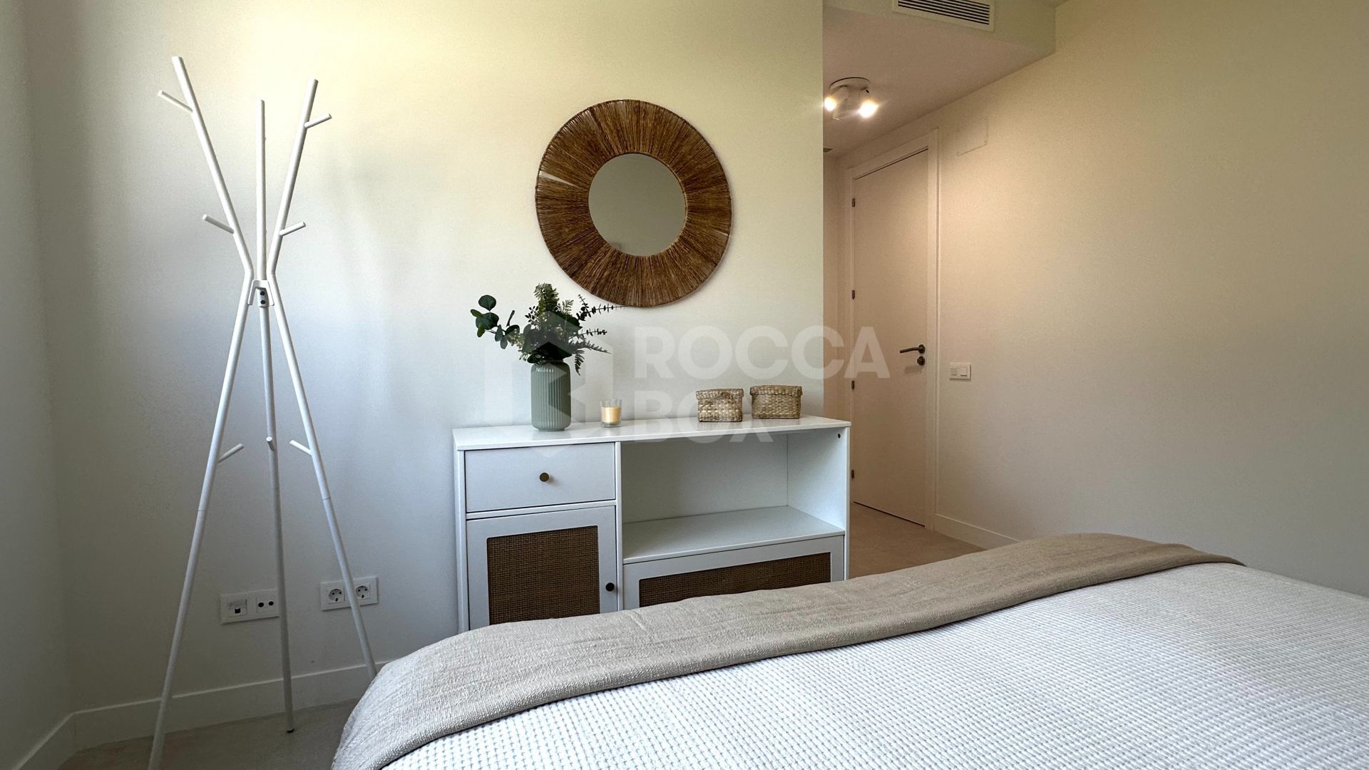 New Luxury Apartment with Terrace and Excellent Private Areas.