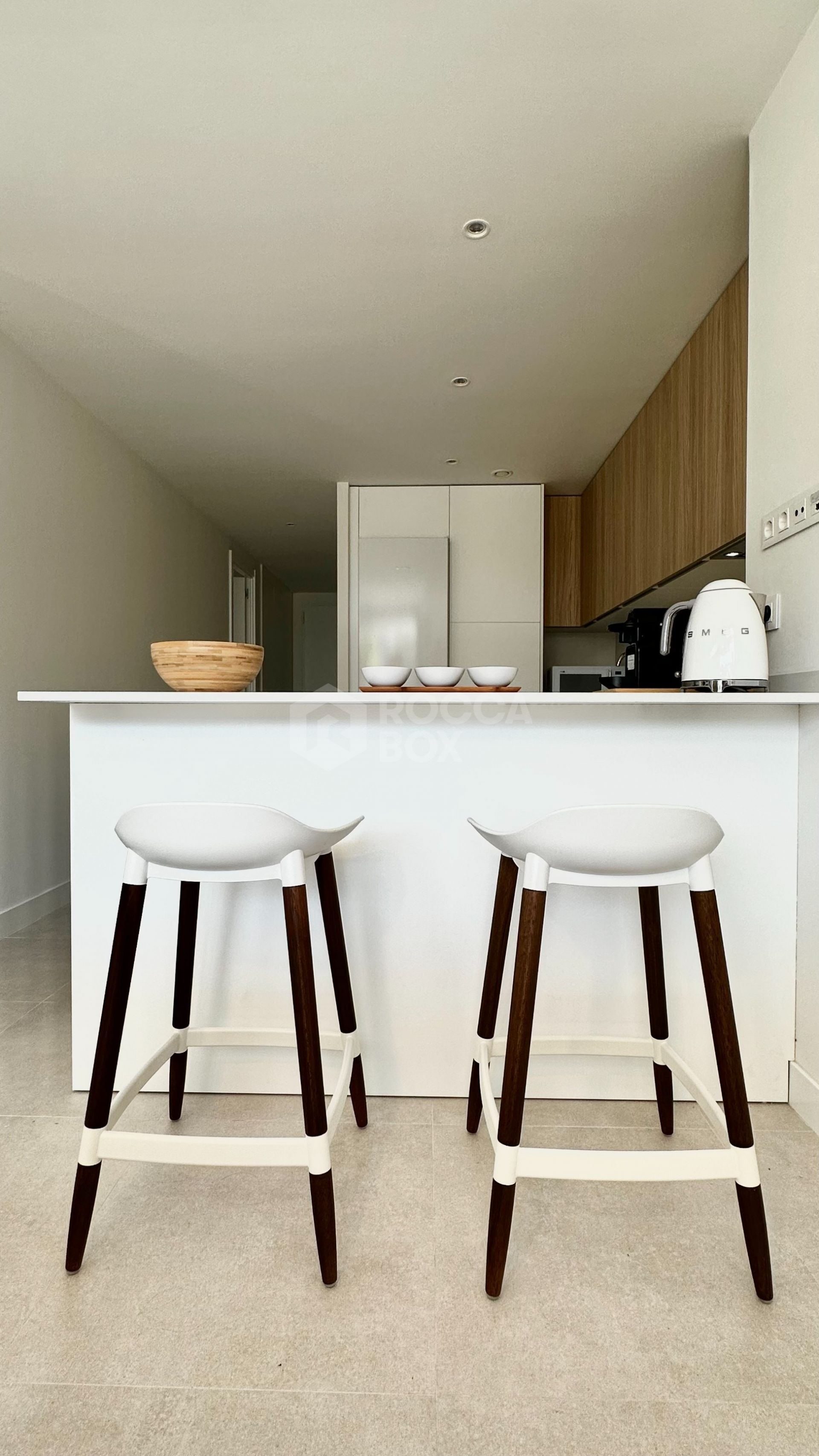 New Luxury Apartment with Terrace and Excellent Private Areas.