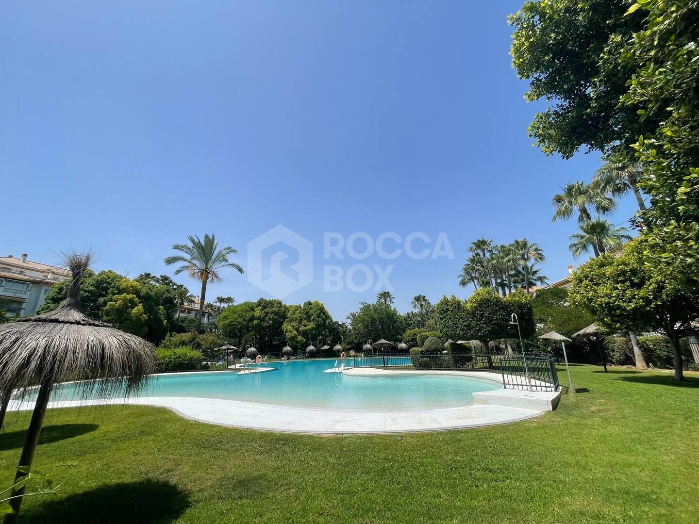 Exclusive 2 Bedroom Apartment in La Dama de Noche - Marbella