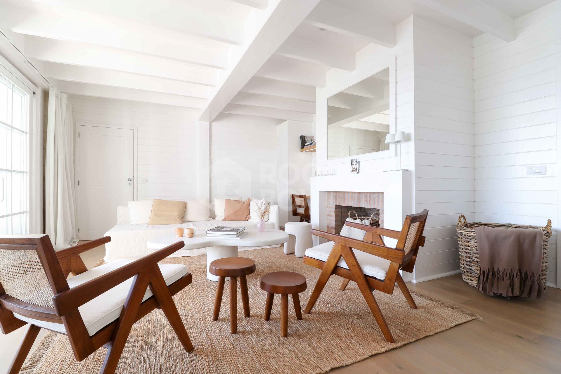 Charming One-Level Villa with Panoramic Sea & Mountain Views