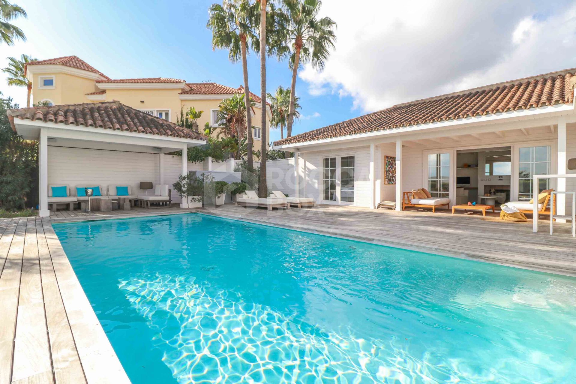 Charming One-Level Villa with Panoramic Sea & Mountain Views