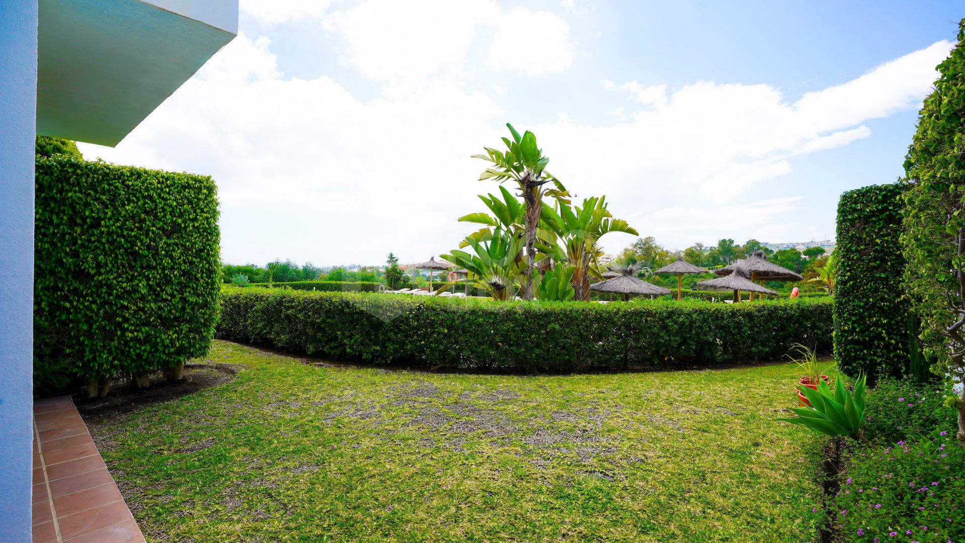 Apartment with Countryside Views, Terrace & Pool Access – Ideal Holiday Home or Investment