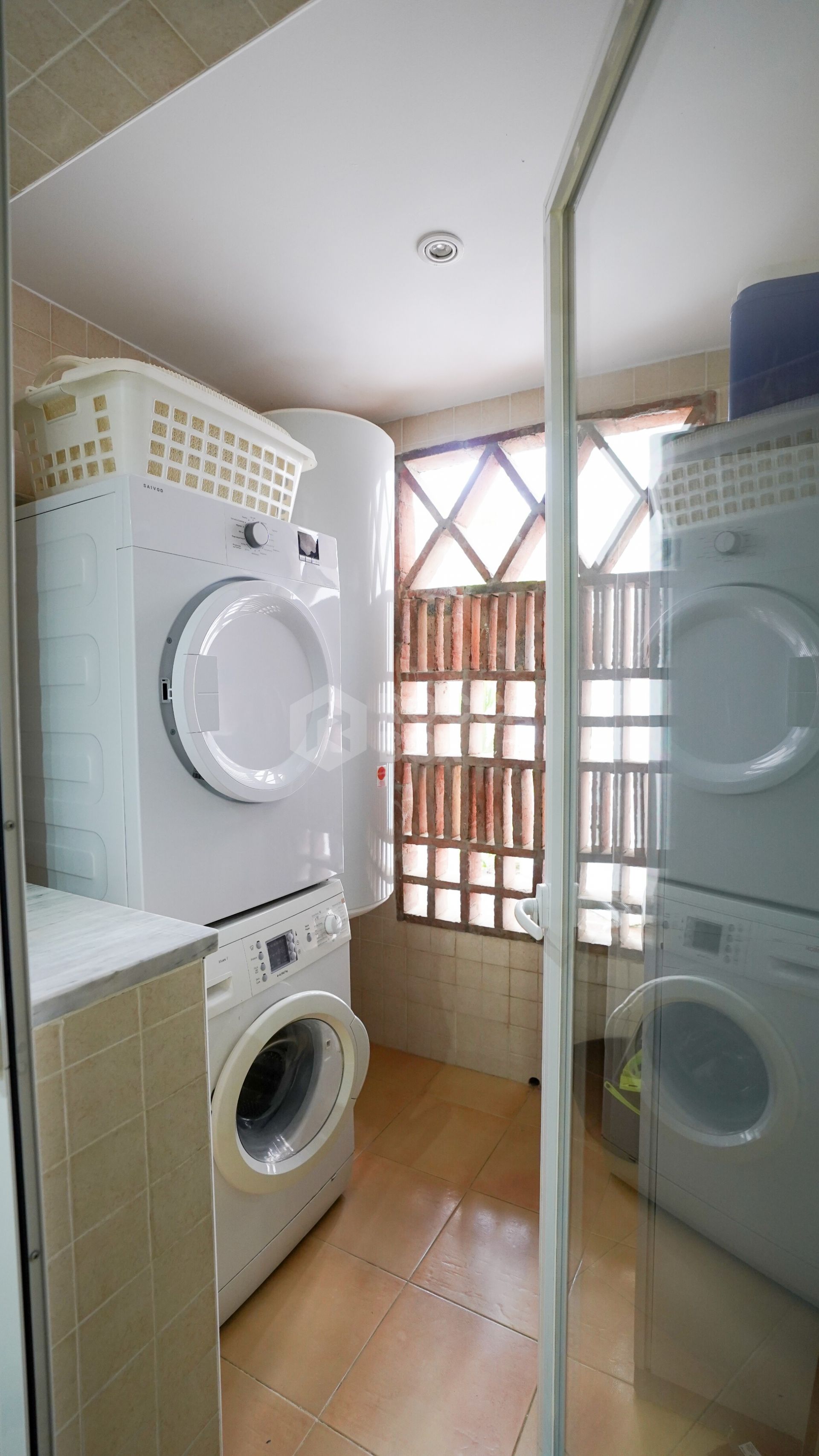 Apartment with Countryside Views, Terrace & Pool Access – Ideal Holiday Home or Investment