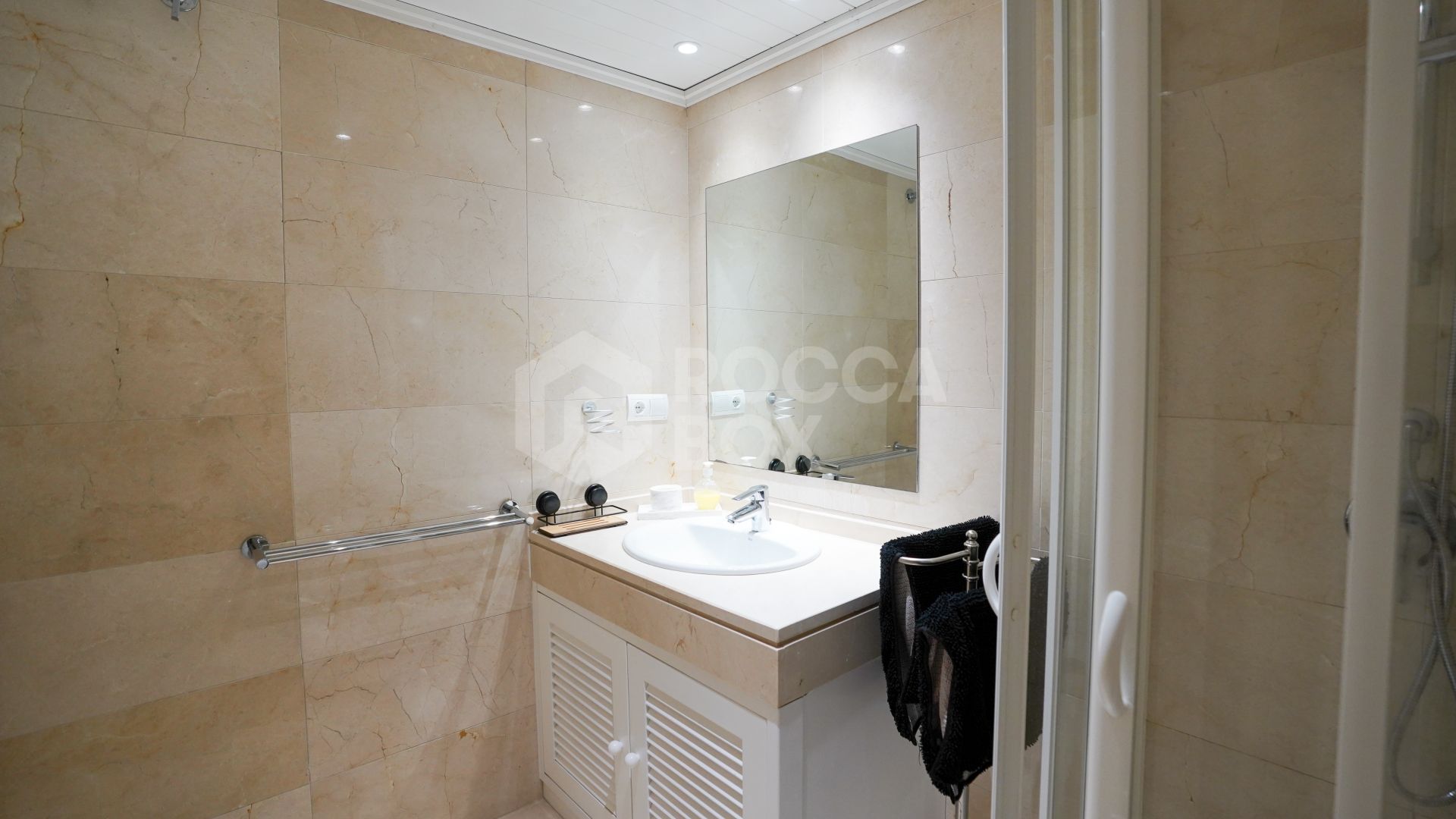 Apartment with Countryside Views, Terrace & Pool Access – Ideal Holiday Home or Investment
