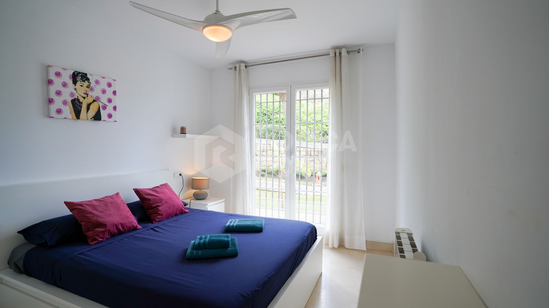Apartment with Countryside Views, Terrace & Pool Access – Ideal Holiday Home or Investment