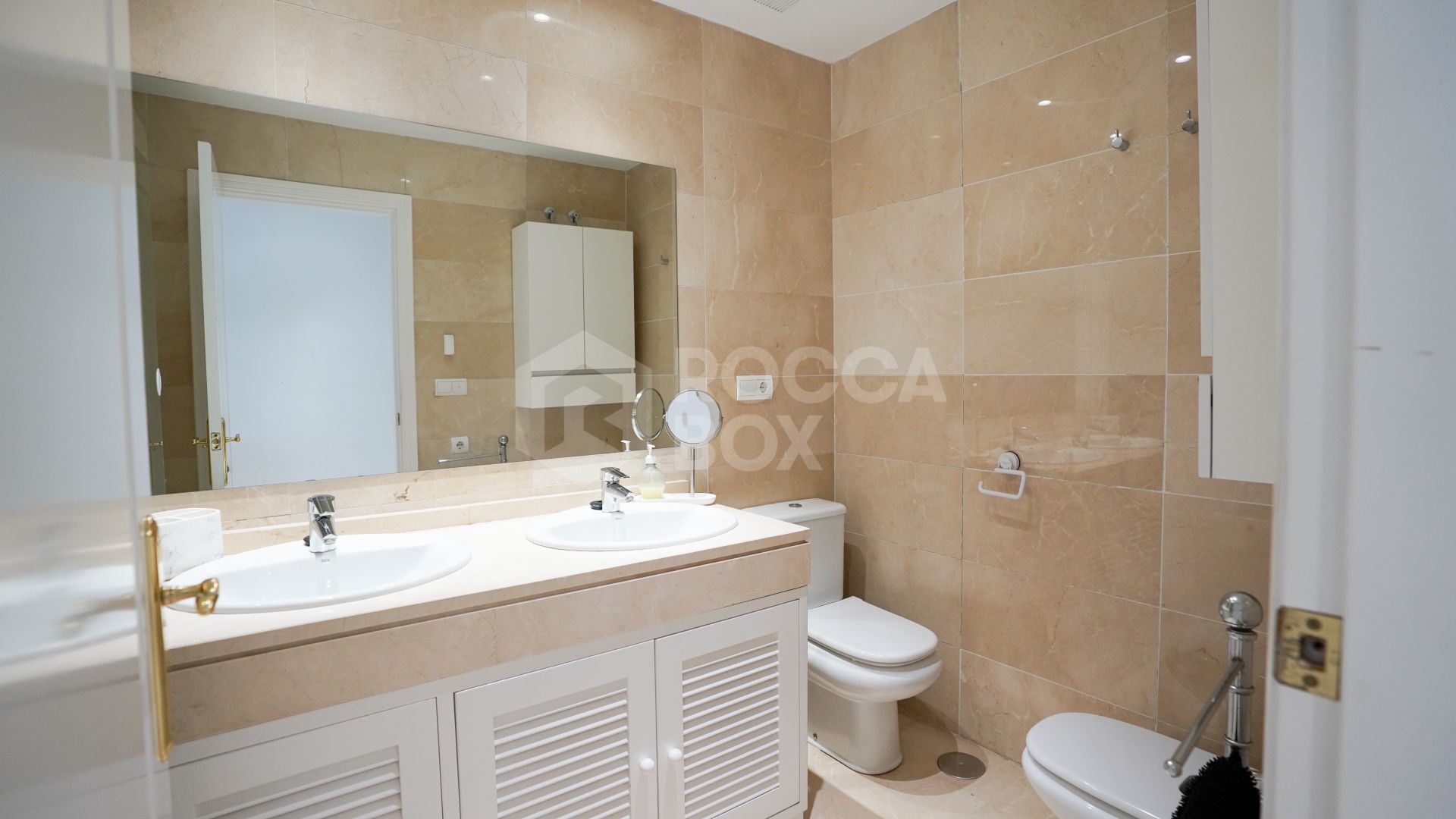 Apartment with Countryside Views, Terrace & Pool Access – Ideal Holiday Home or Investment