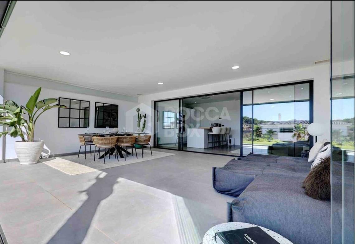 Contemporary Ground Floor Apartment in Prime Estepona Location
