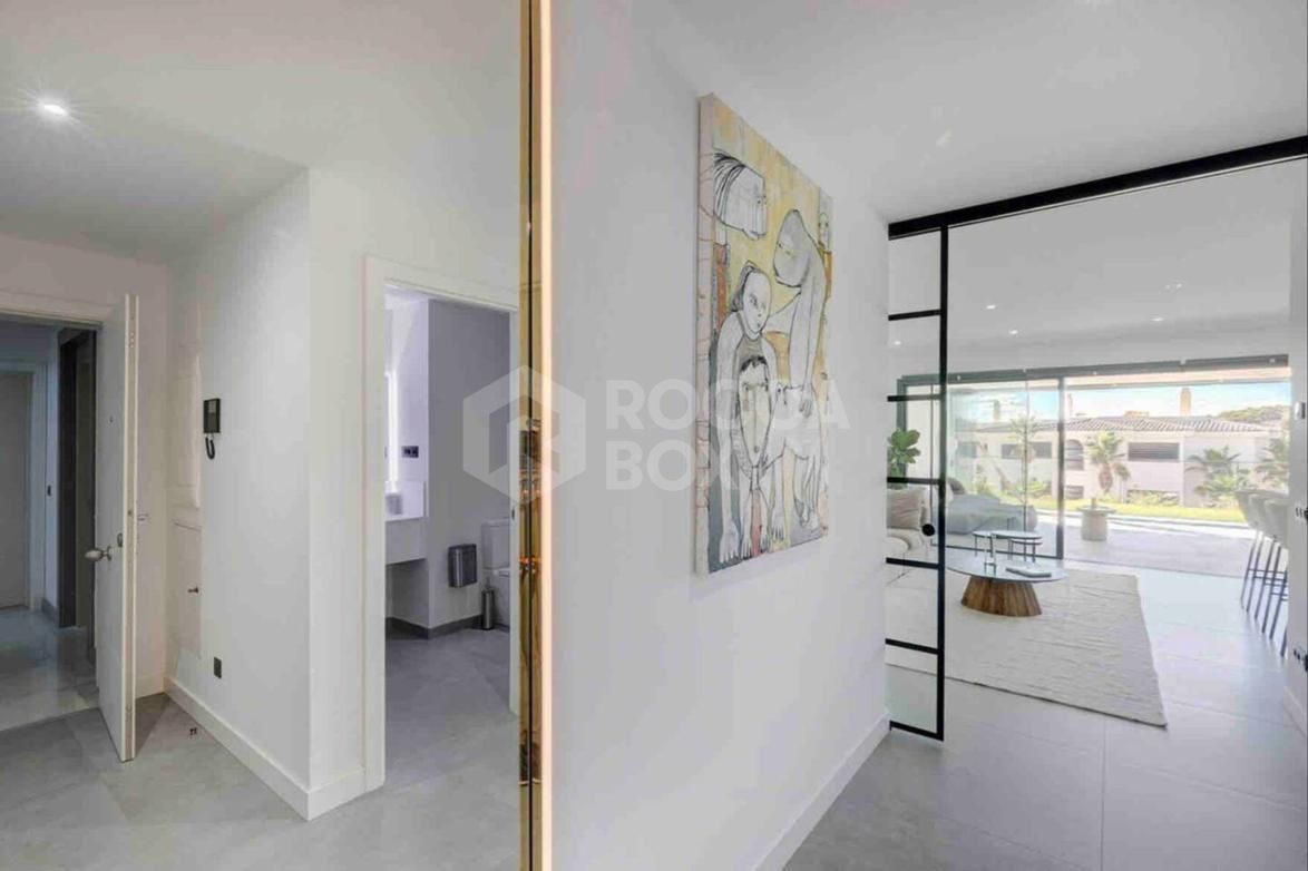 Contemporary Ground Floor Apartment in Prime Estepona Location