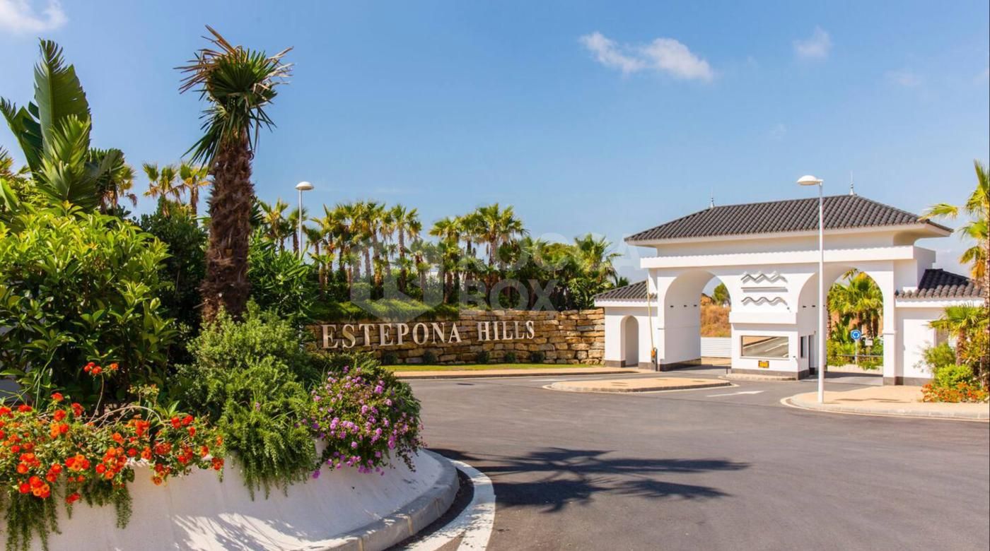 Contemporary Ground Floor Apartment in Prime Estepona Location