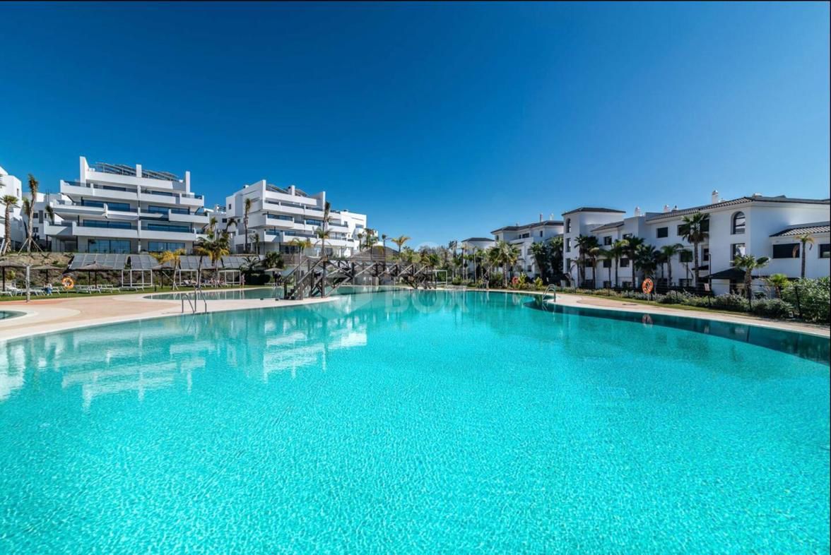 Contemporary Ground Floor Apartment in Prime Estepona Location