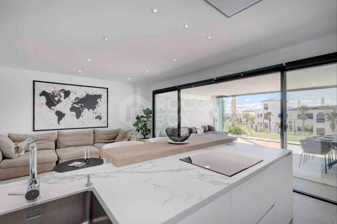 Contemporary Ground Floor Apartment in Prime Estepona Location