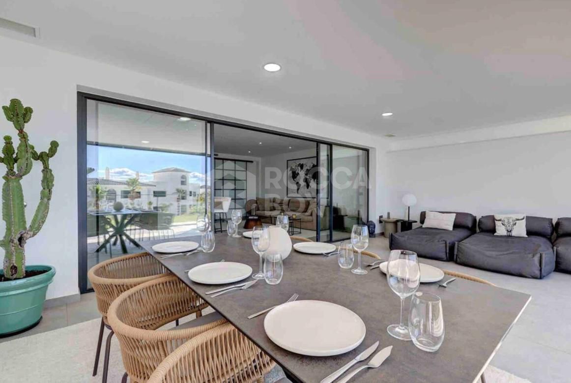 Contemporary Ground Floor Apartment in Prime Estepona Location