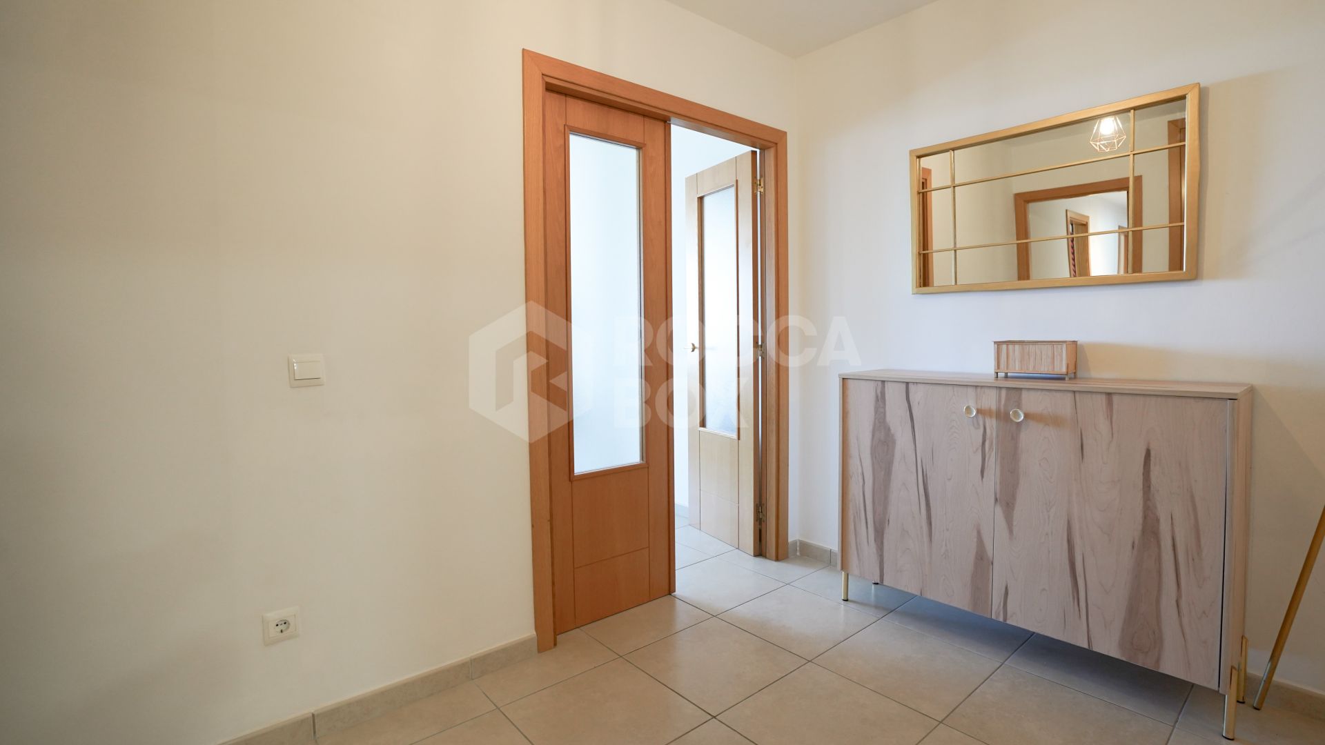 Exclusive 3 Bedroom Apartment with Sea Views and Privileged Location