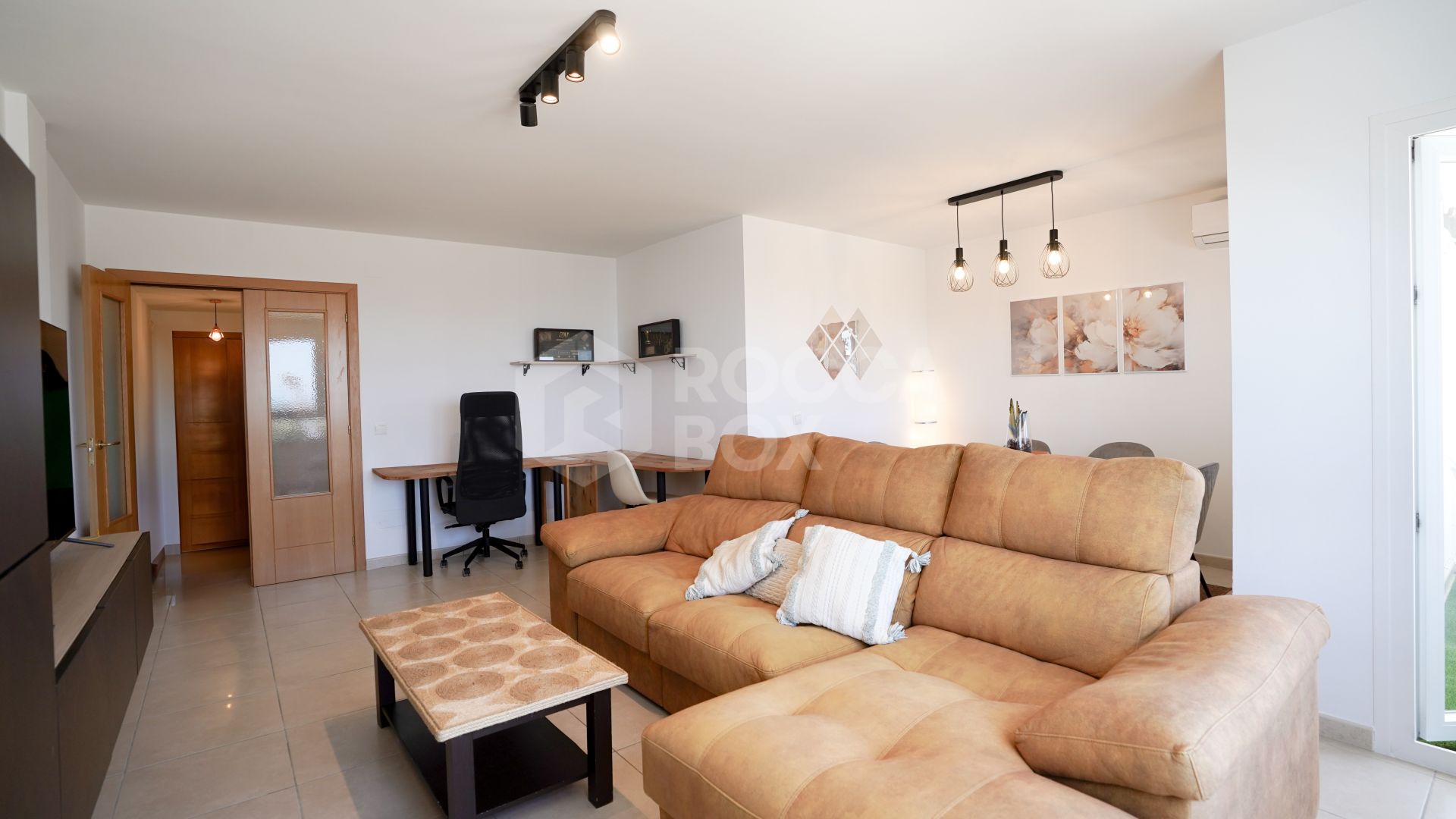 Exclusive 3 Bedroom Apartment with Sea Views and Privileged Location