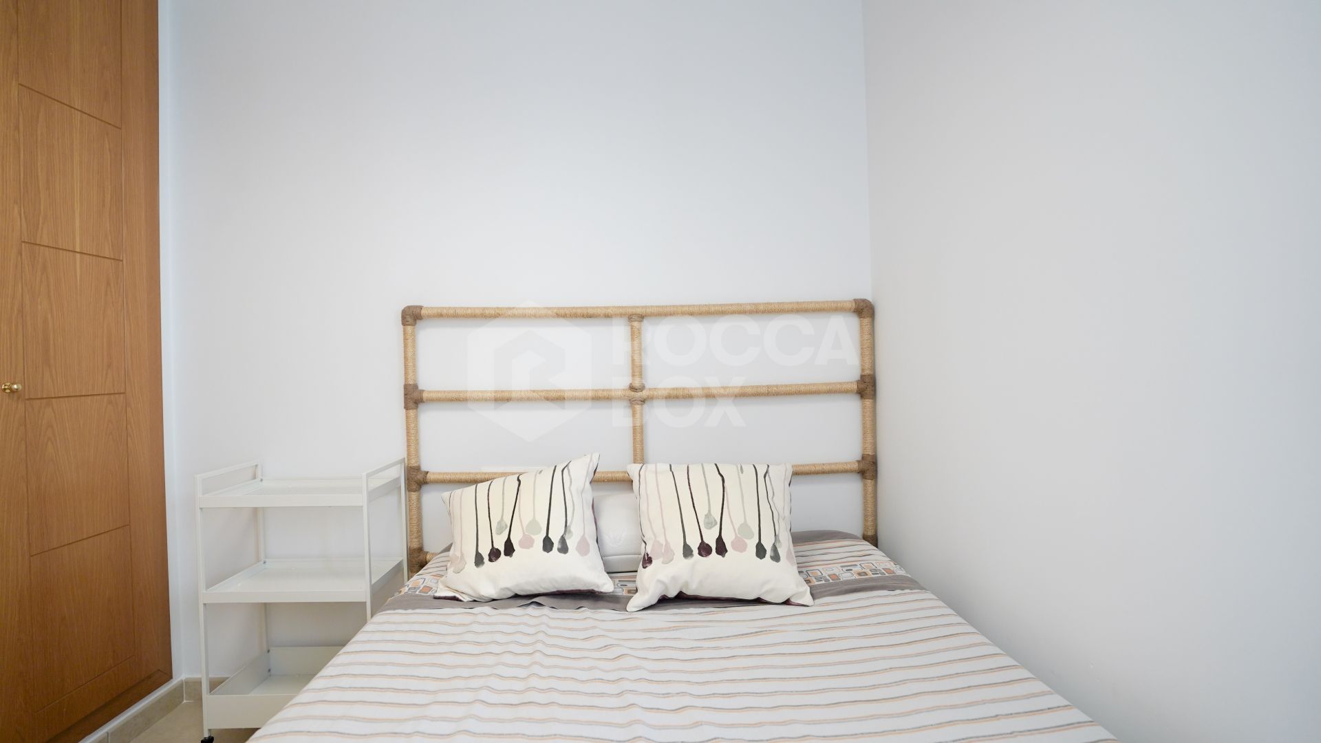 Exclusive 3 Bedroom Apartment with Sea Views and Privileged Location