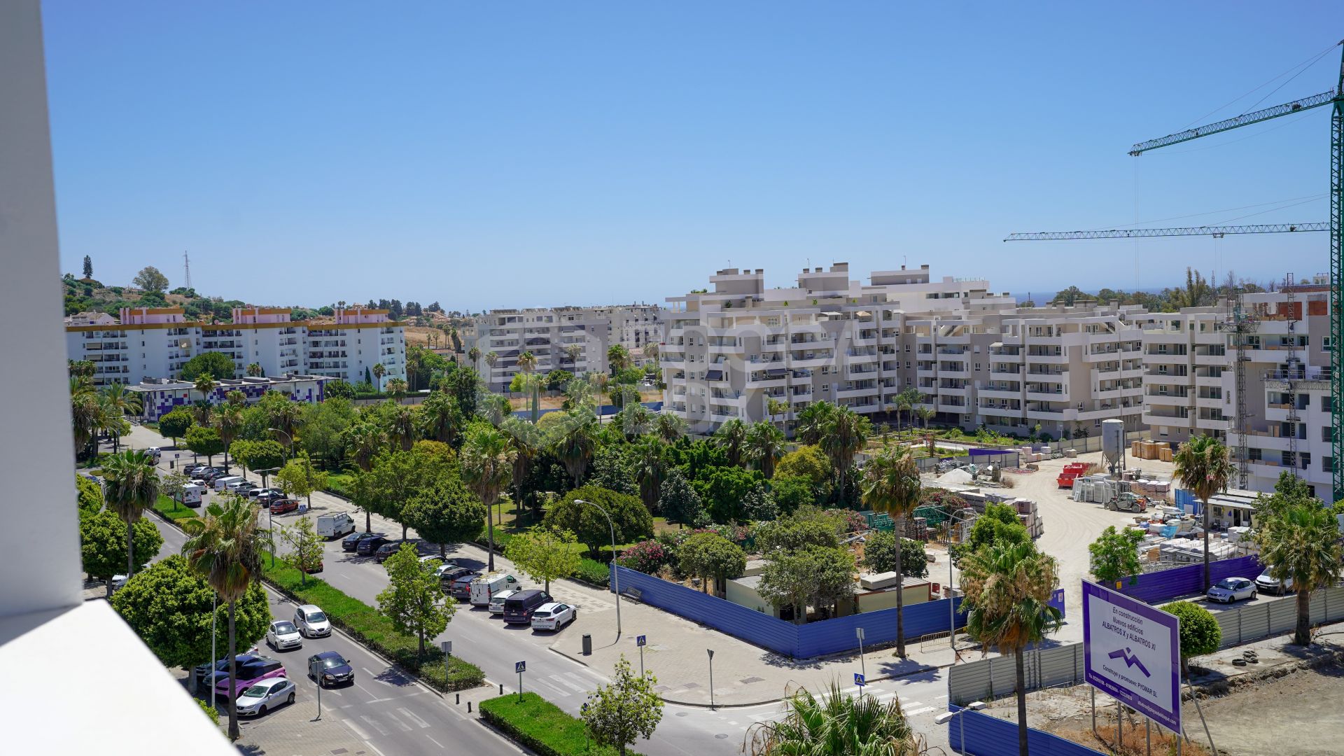 Exclusive 3 Bedroom Apartment with Sea Views and Privileged Location