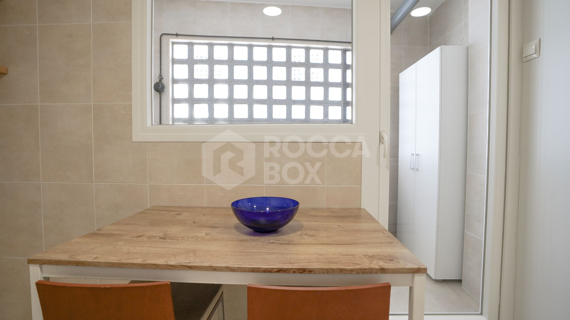 Exclusive 3 Bedroom Apartment with Sea Views and Privileged Location