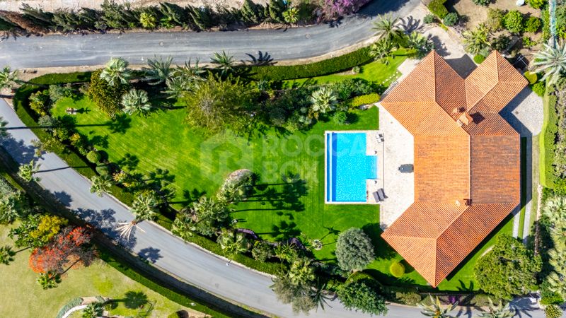 Elegant 4-Bedroom Villa with Sea & Mountain Views in Prestigious Hacienda Las Chapas, Marbella