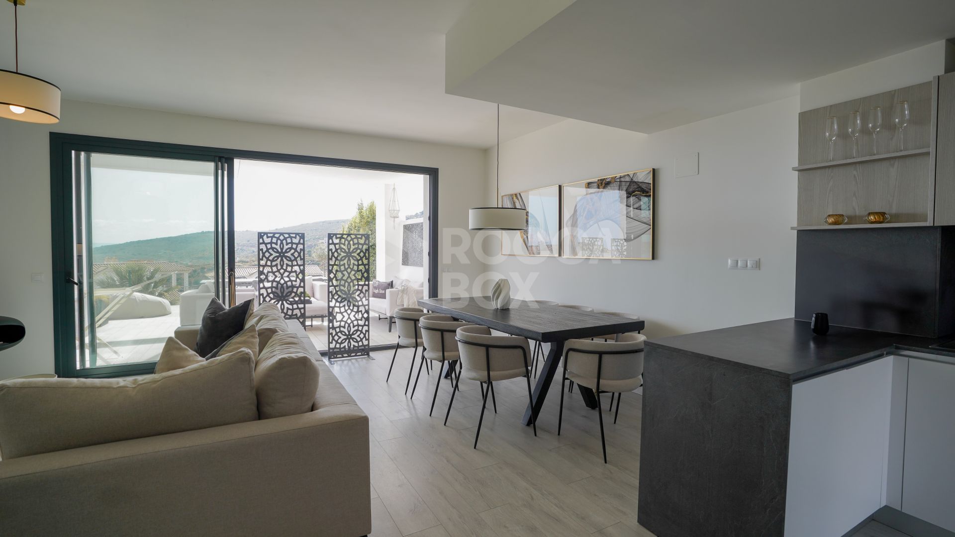 Stylish 3-Bedroom Semi-Detached Home with Rooftop Jacuzzi & Panoramic Sea Views