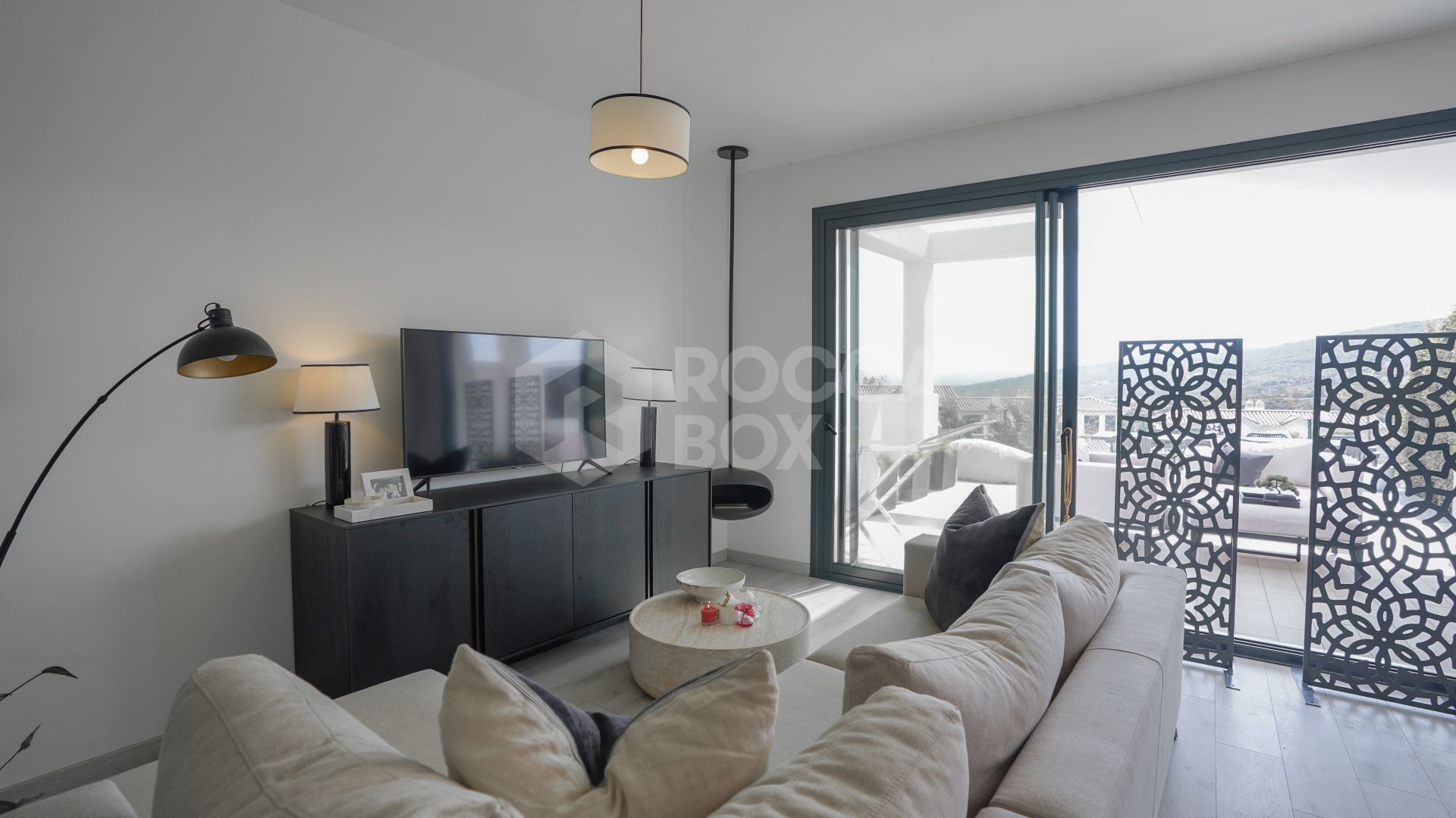 Stylish 3-Bedroom Semi-Detached Home with Rooftop Jacuzzi & Panoramic Sea Views