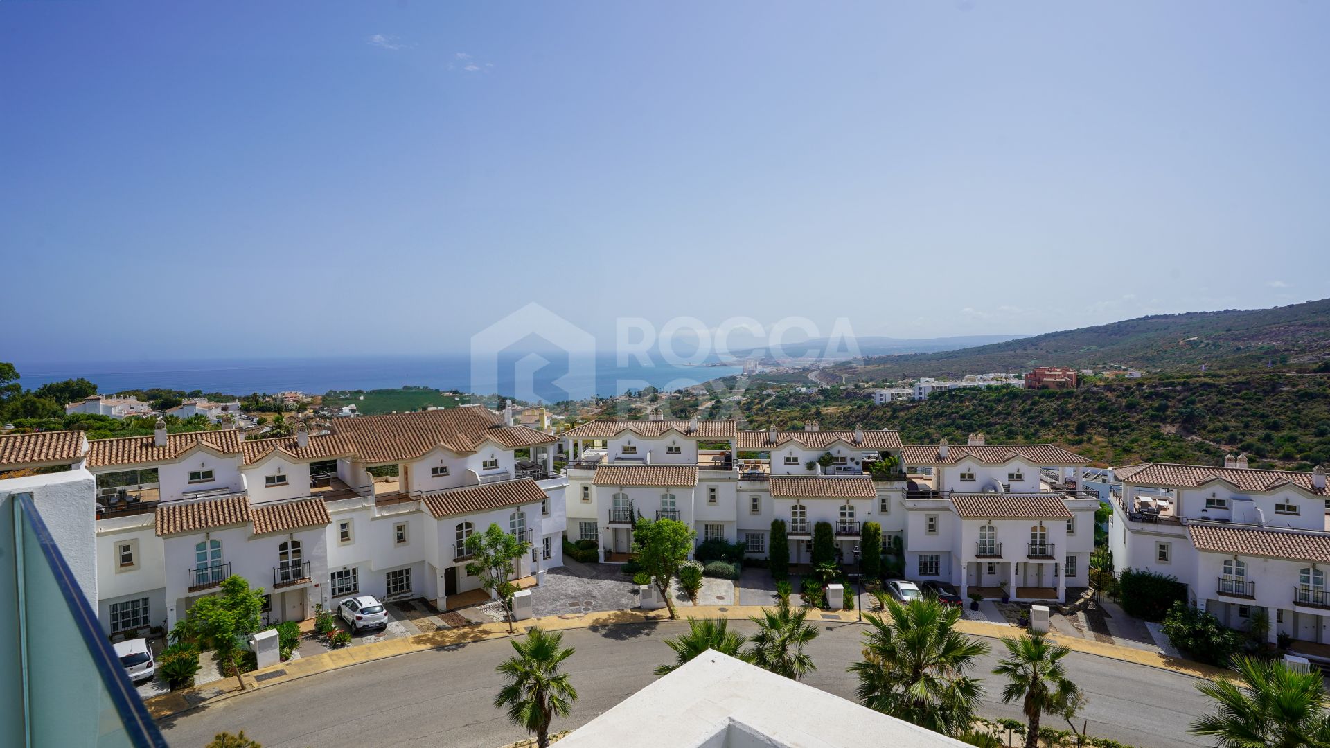 Stylish 3-Bedroom Semi-Detached Home with Rooftop Jacuzzi & Panoramic Sea Views